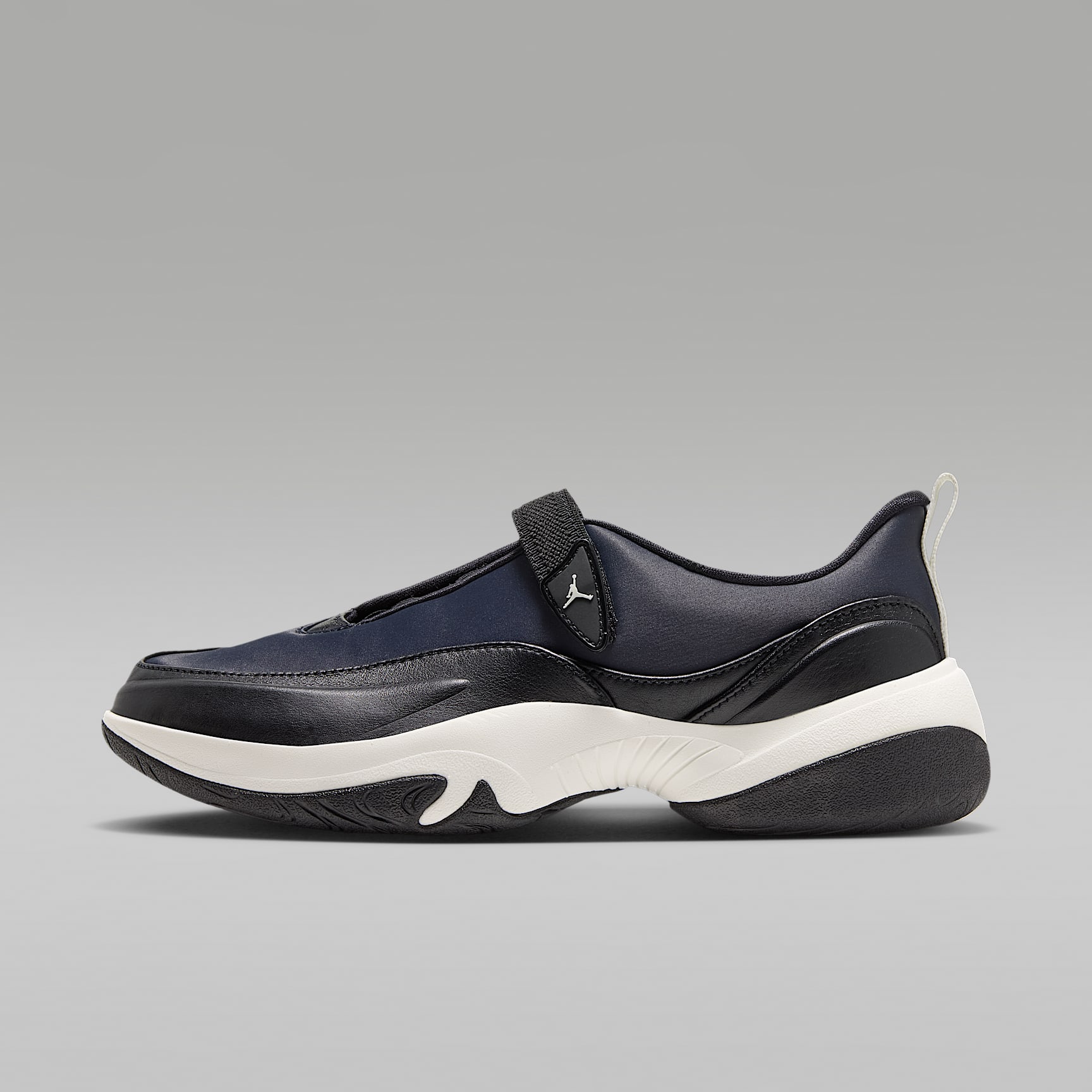 Jordan Pointe Schuh (Damen) – Schwarz/Sail