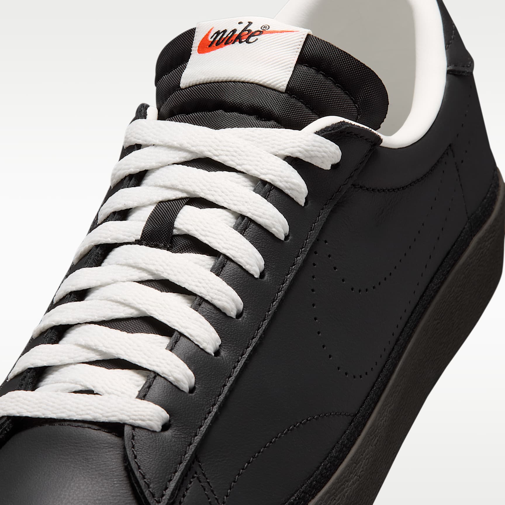 Nike Tennis Classic Schuh (Herren) – Schwarz/Cave Stone/Sail/Schwarz