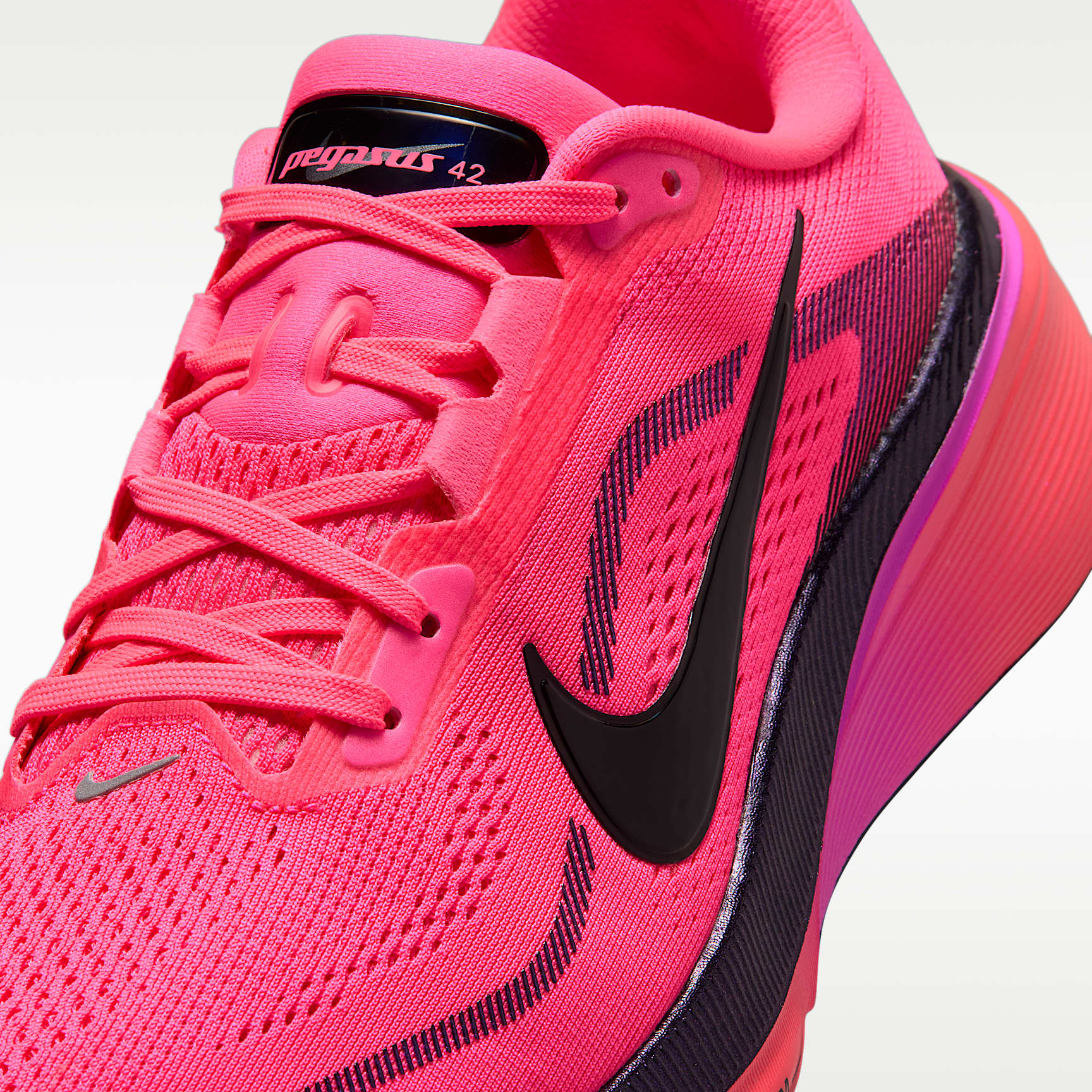 Nike Pegasus 42 Straßenlaufschuh (Damen) – Hyper Pink/Laser Crimson/Fuchsia Blast/Schwarz