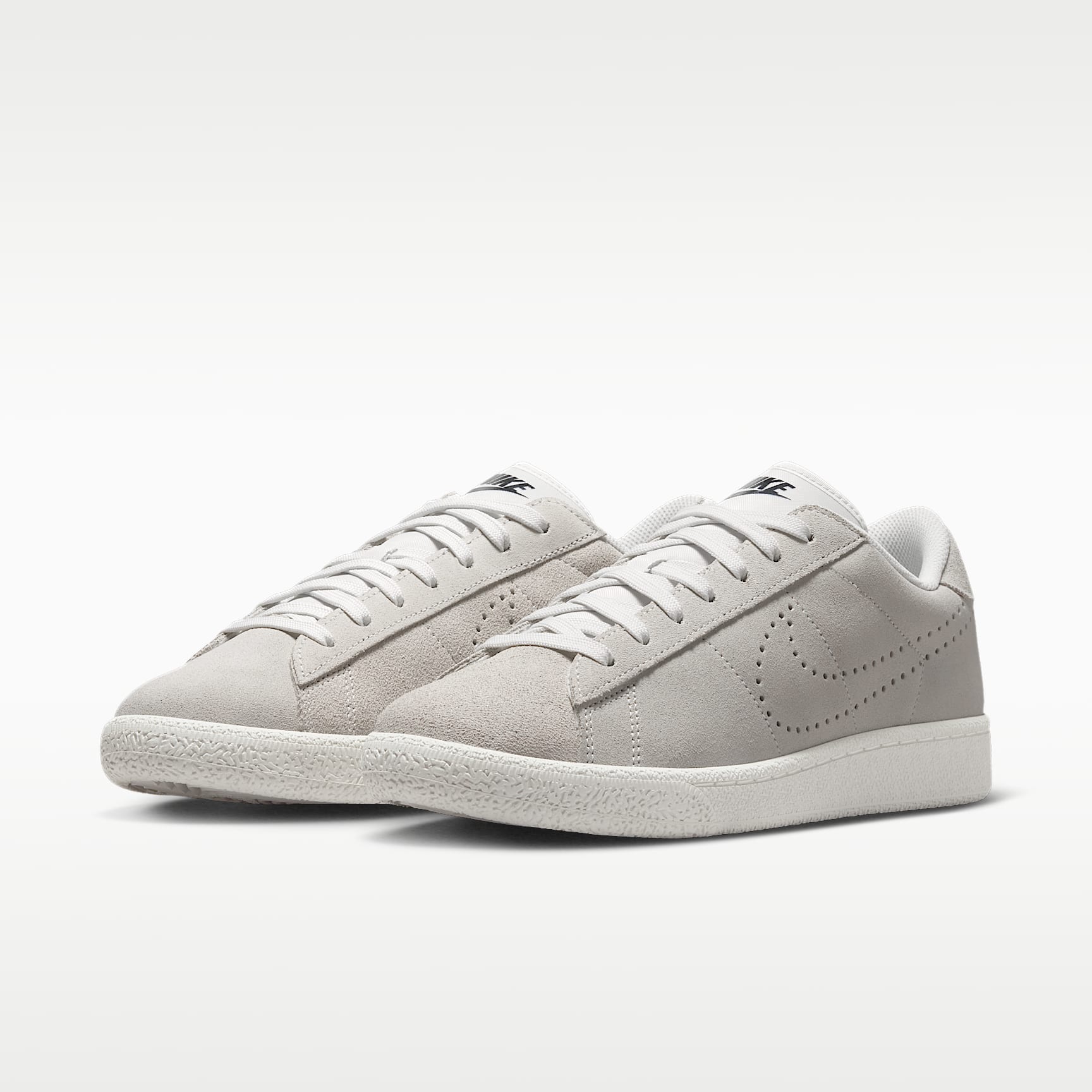 Nike Tennis Classic Damenschuh – Sail/Schwarz/Sail