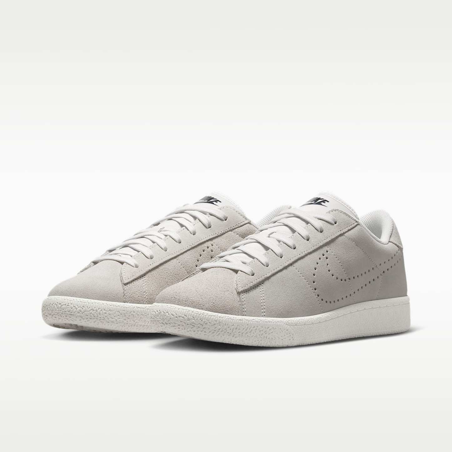 Nike Tennis Classic Damenschuh – Sail/Schwarz/Sail