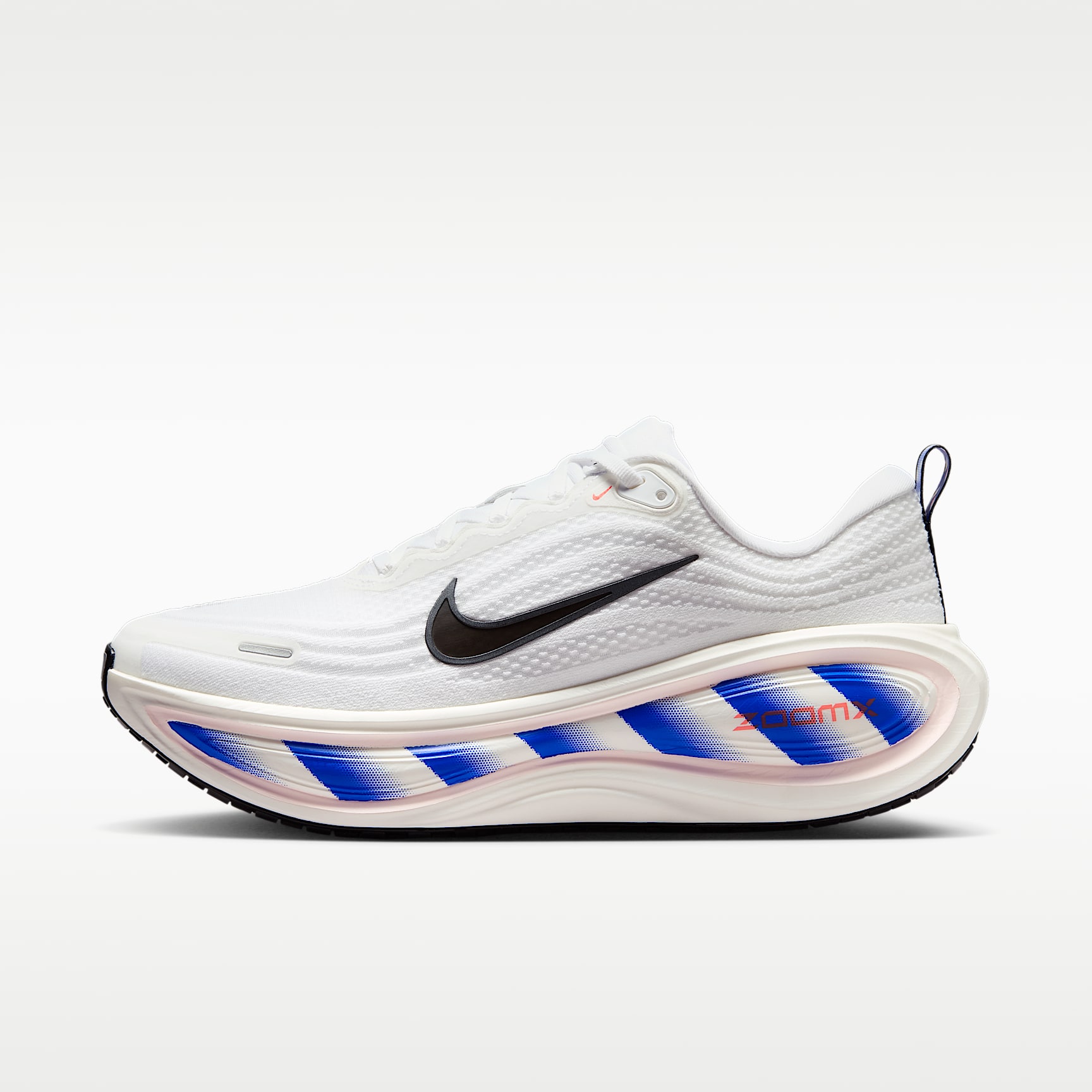 Nike Vomero Plus Straßenlaufschuh (Herren) – Weiß/Racer Blue/Bright Crimson/Schwarz