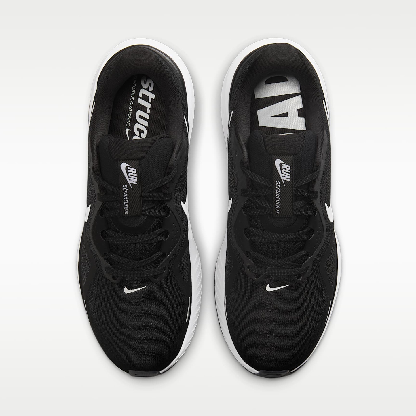Nike Structure 26 Straßenlaufschuh (Herren) – Schwarz/Cool Grey/Metallic Silver/Weiß