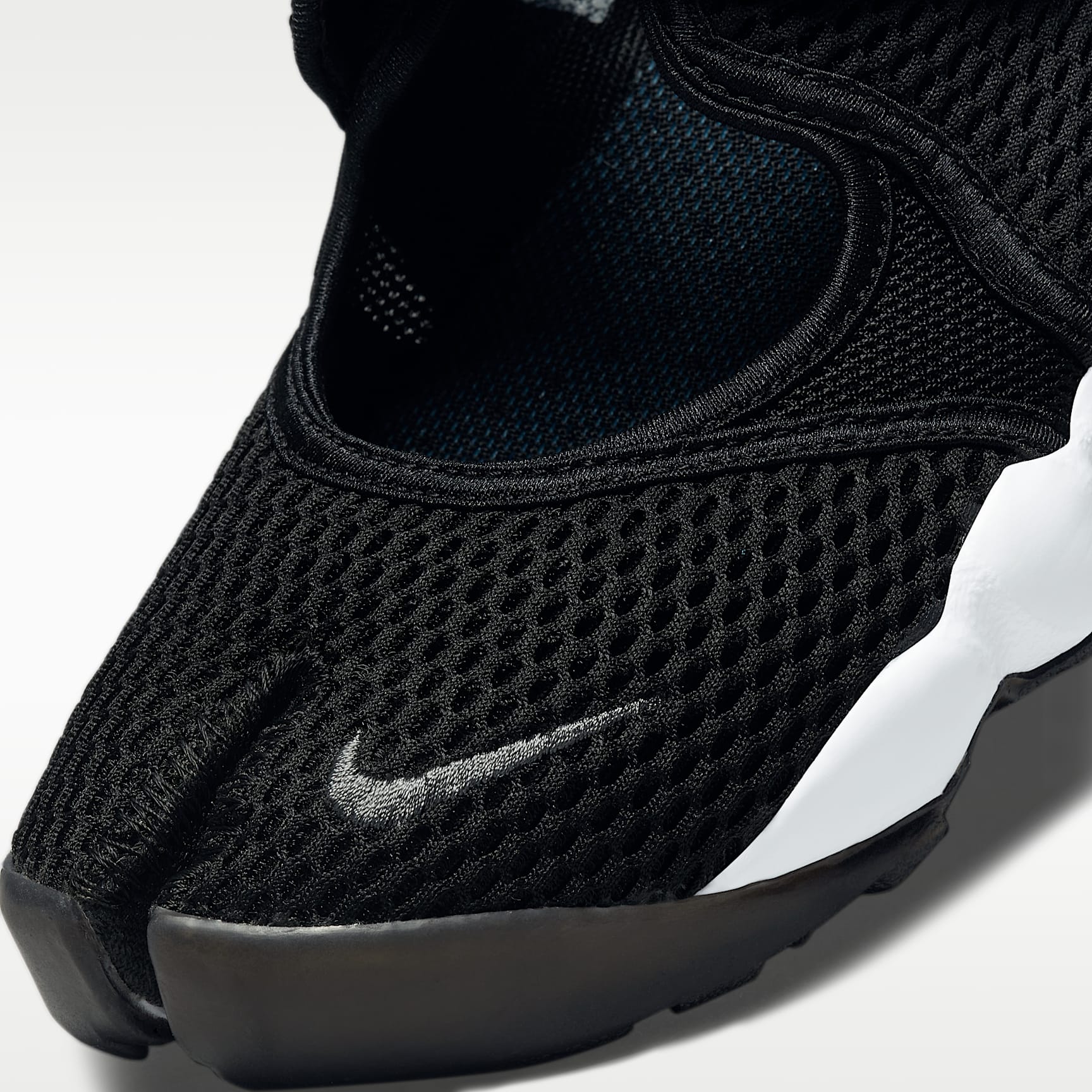 Nike Air Rift Breathe Damenschuh – Schwarz/Weiß/Cool Grey