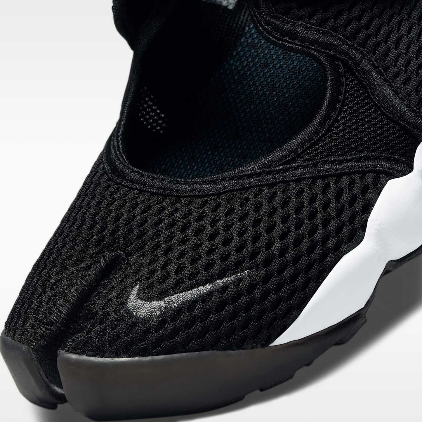Nike Air Rift Breathe Damenschuh – Schwarz/Weiß/Cool Grey