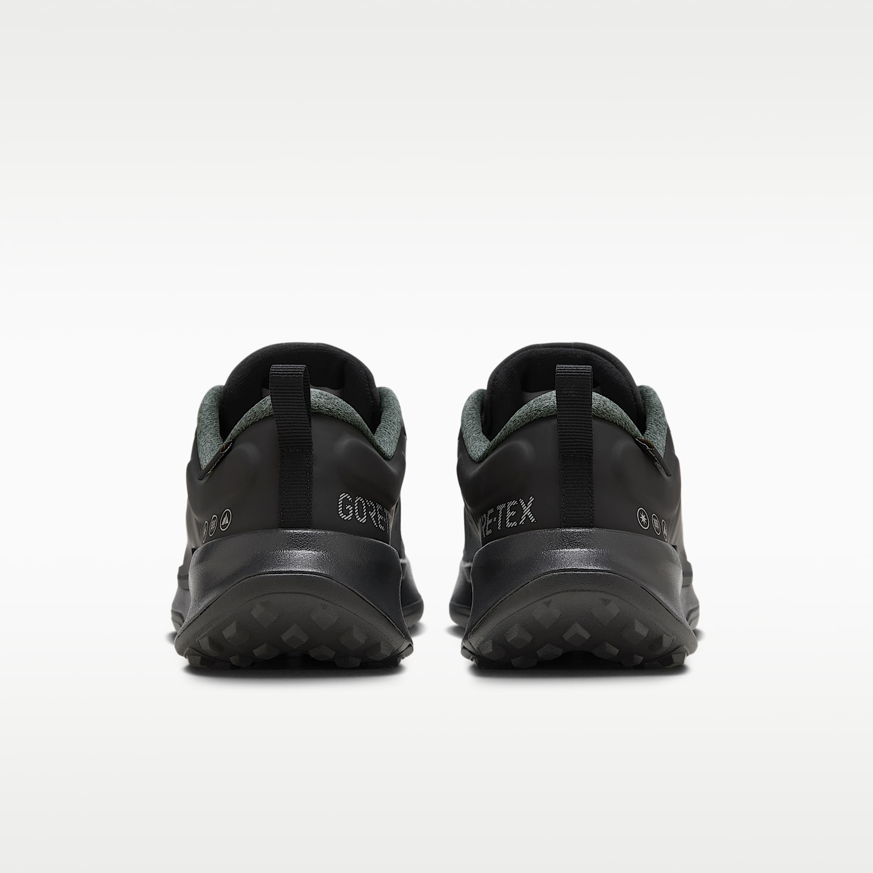 Nike Juniper Trail 2 GORE-TEX wasserfester Traillaufschuh (Damen) – Schwarz/Anthracite/Cool Grey
