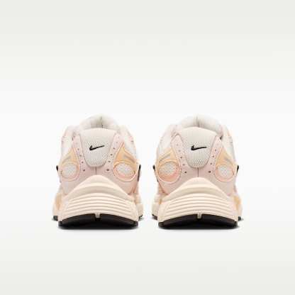 Nike V5 RNR Schuh (Damen) – Chalk/Silt Red/Arctic Orange/Chalk