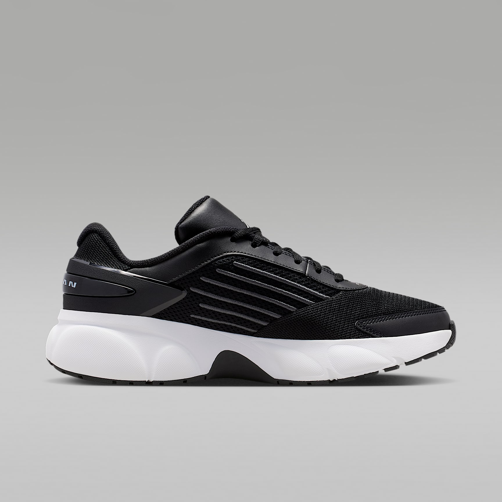 Jordan Trunner Flow Schuhe (Herren) – Schwarz/Anthracite/Weiß