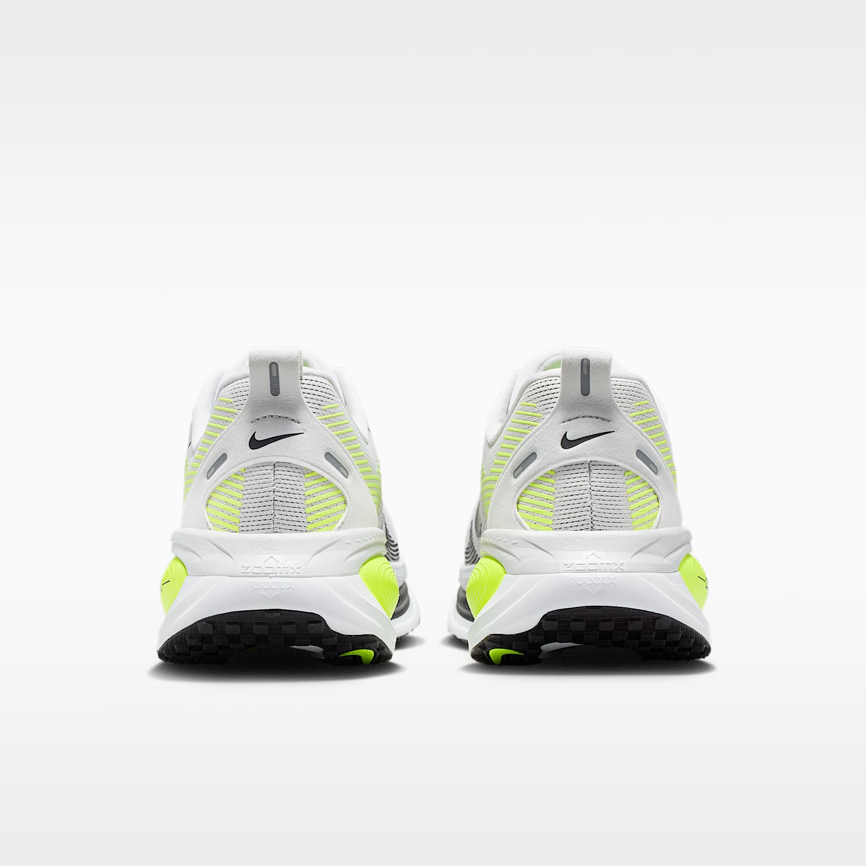 Nike Vomero 18 Straßenlaufschuh (Herren) – Photon Dust/Volt/Schwarz