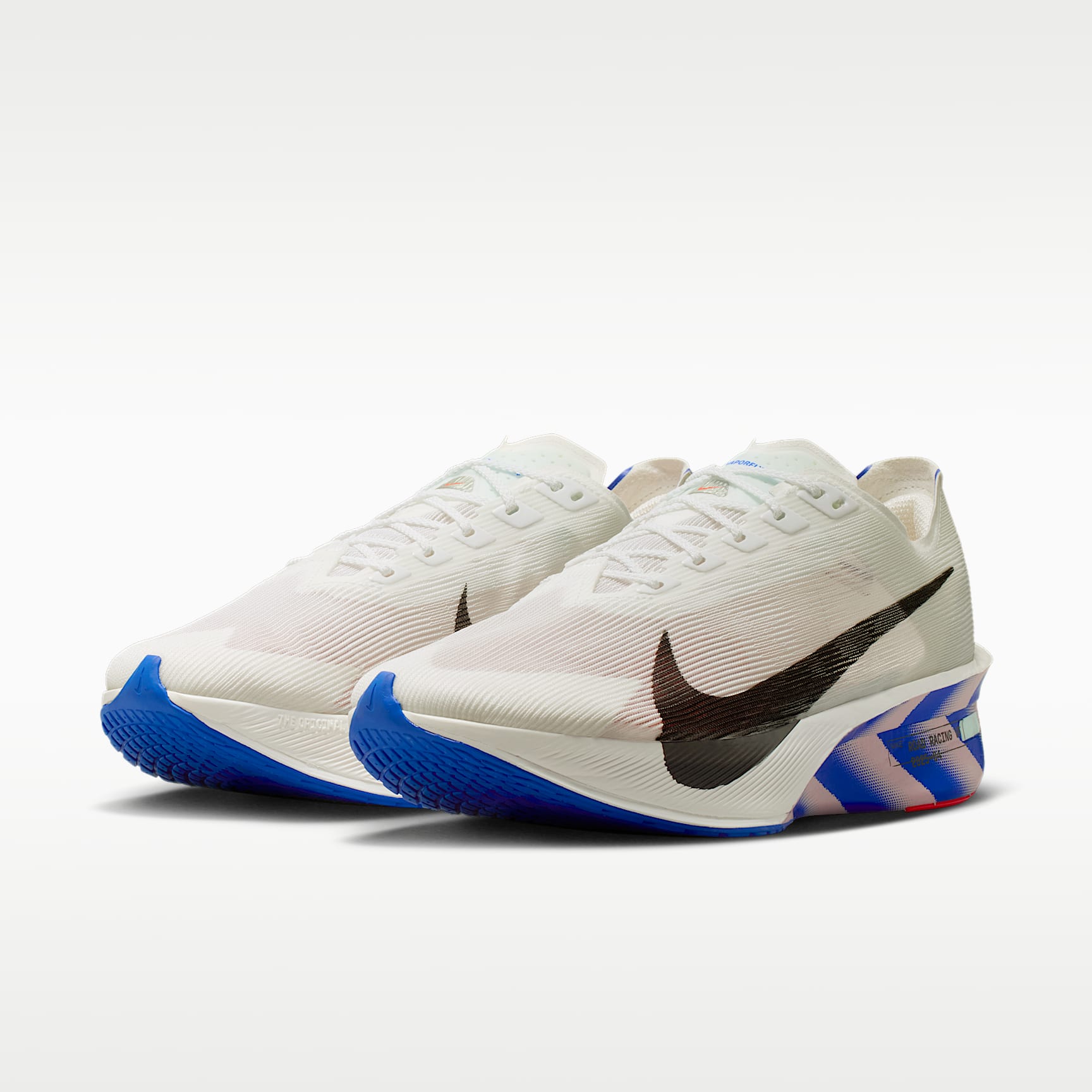 Nike Vaporfly 4 Straßenlaufschuh für Wettkämpfe (Herren) – Weiß/Racer Blue/Silt Red/Schwarz