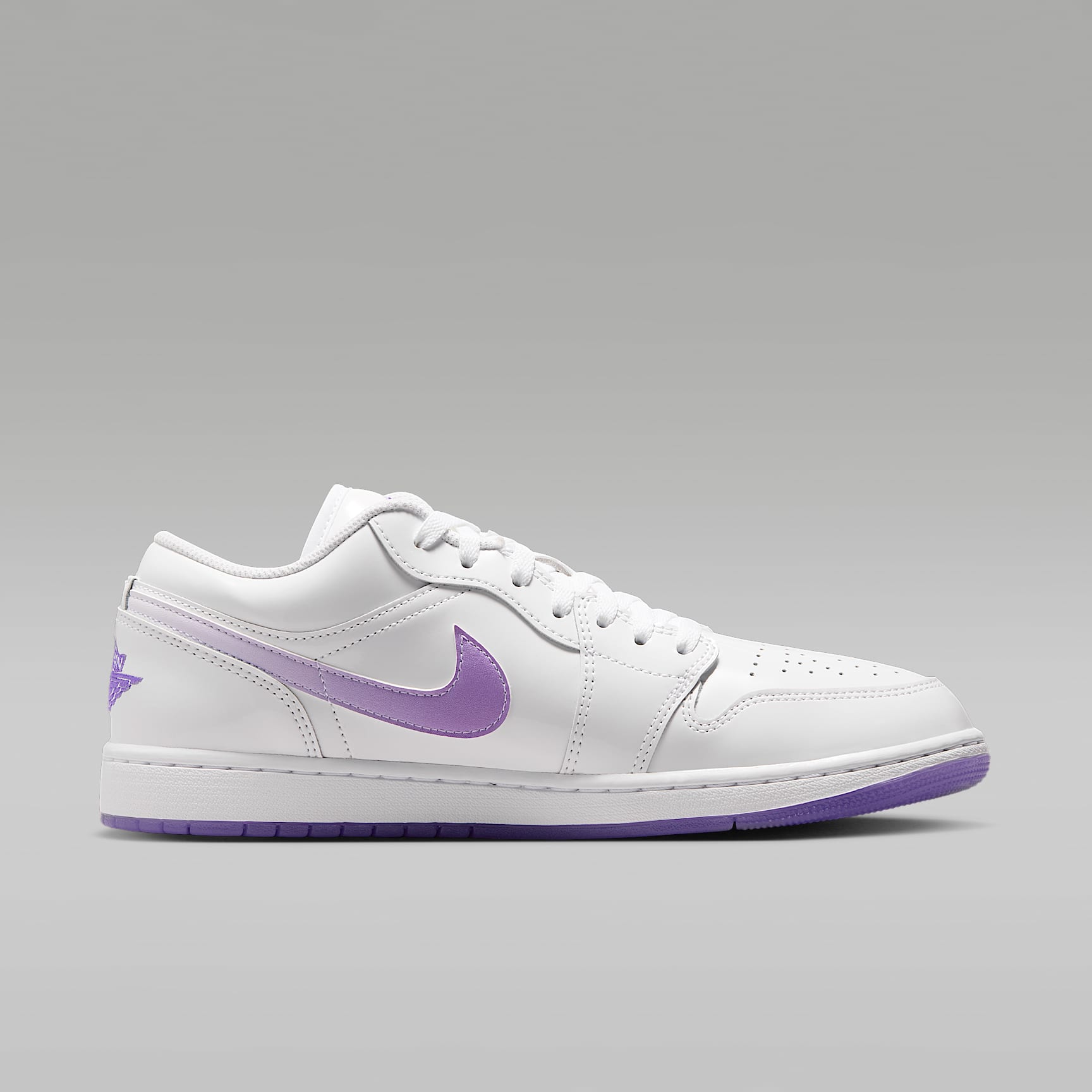 Air Jordan 1 Low SE Quai 54 Herrenschuh – Weiß/Key Lime/Action Grape