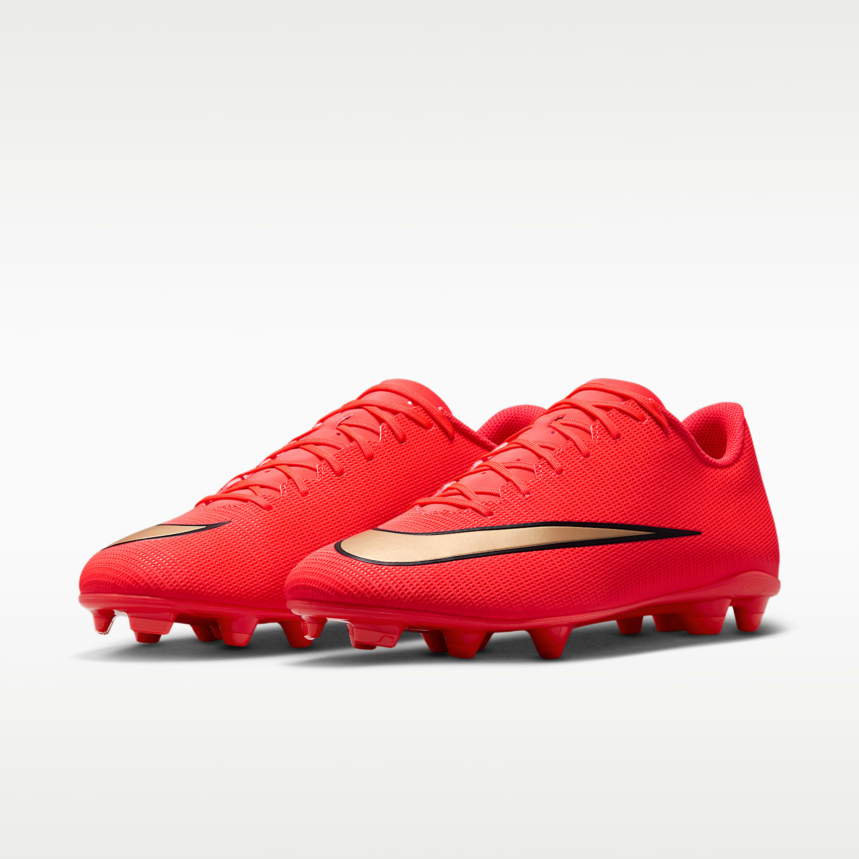 Nike Mercurial Vapor 17 Club Low-Top-Fußballschuh für verschiedene Böden – Bright Crimson/Blur