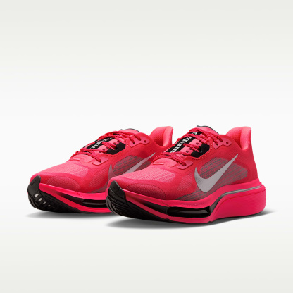 Nike Pegasus Plus 2 Straßenlaufschuh (Damen) – Flash Crimson/Schwarz/Weiß/Metallic Silver