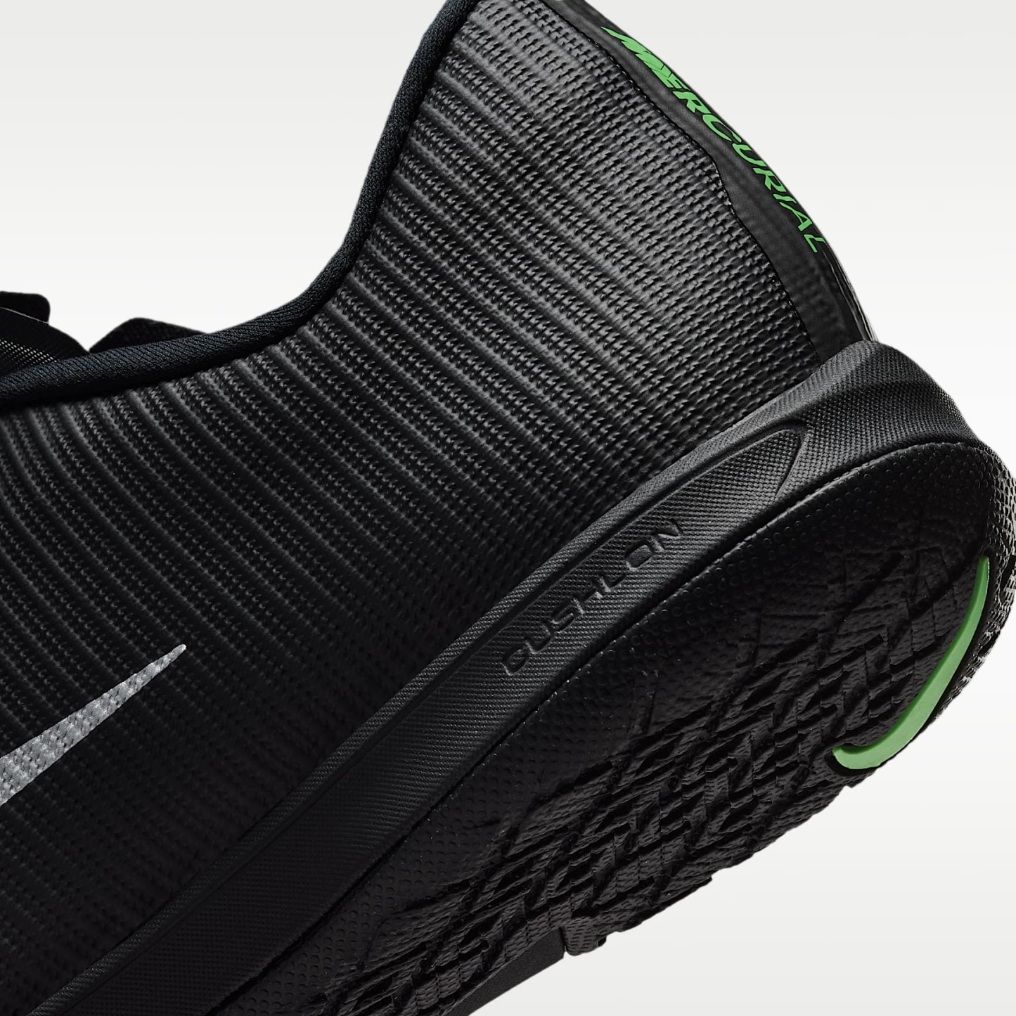 Nike Mercurial Vapor 17 Academy Low-Top-Fußballschuh für Hallen- und Hartplätze – Schwarz/Schwarz/Illusion Green