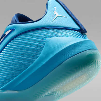 Jordan Triangle Basketballschuh – Baltic Blue/Copa/Coastal Blue/Weiß