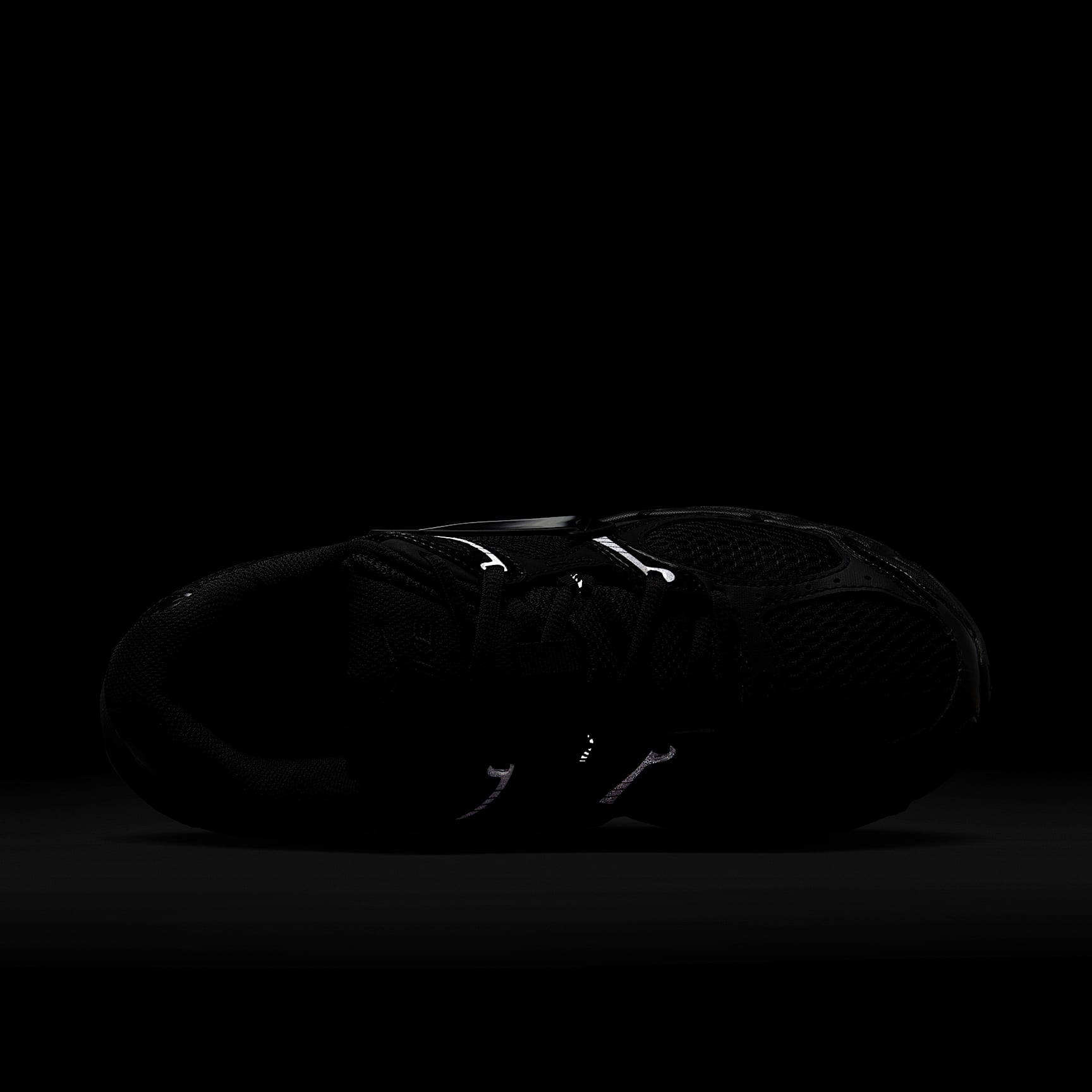 Nike V5 RNR Schuh mit reflektierenden Akzenten (Damen) – Schwarz/Anthracite/Schwarz