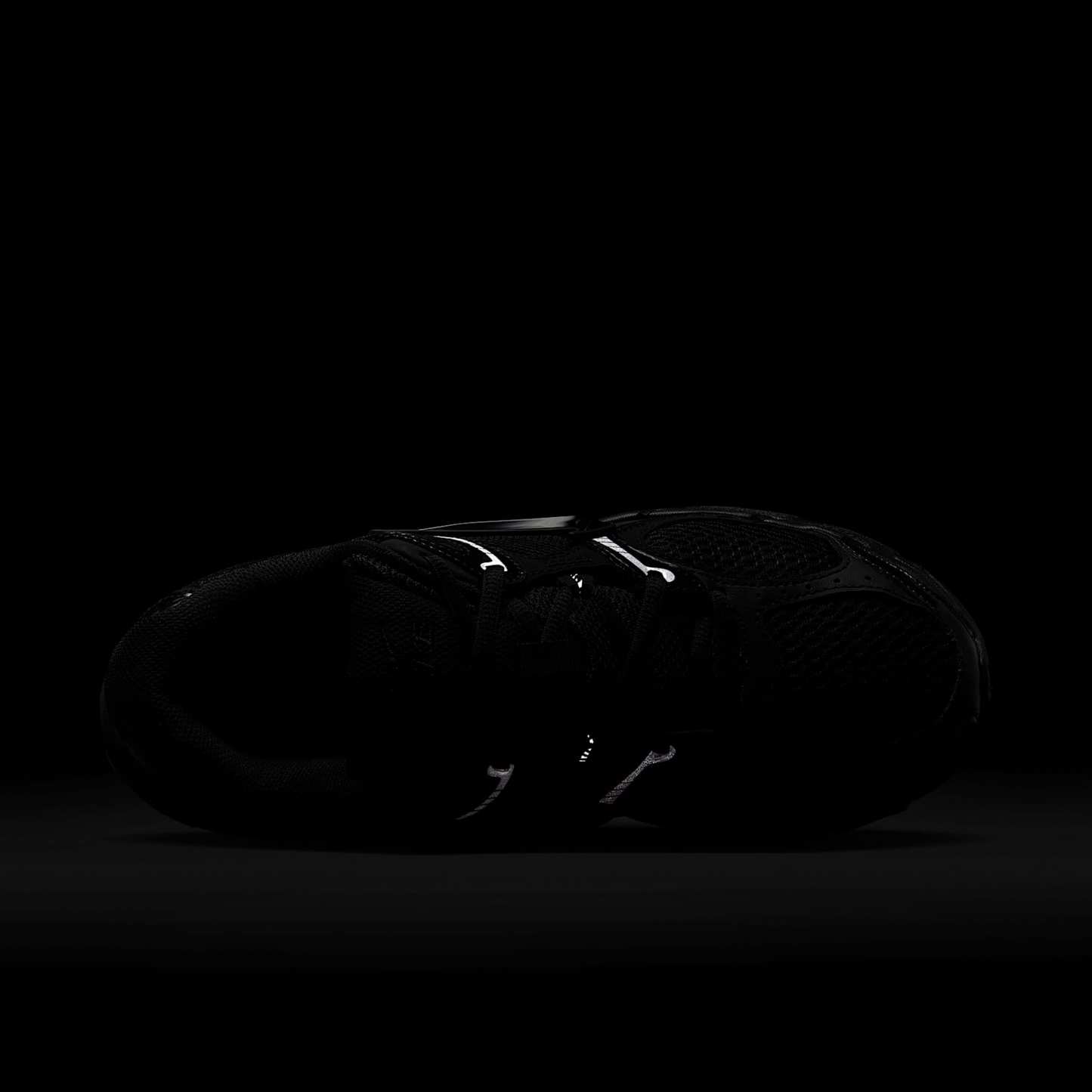Nike V5 RNR Schuh mit reflektierenden Akzenten (Damen) – Schwarz/Anthracite/Schwarz