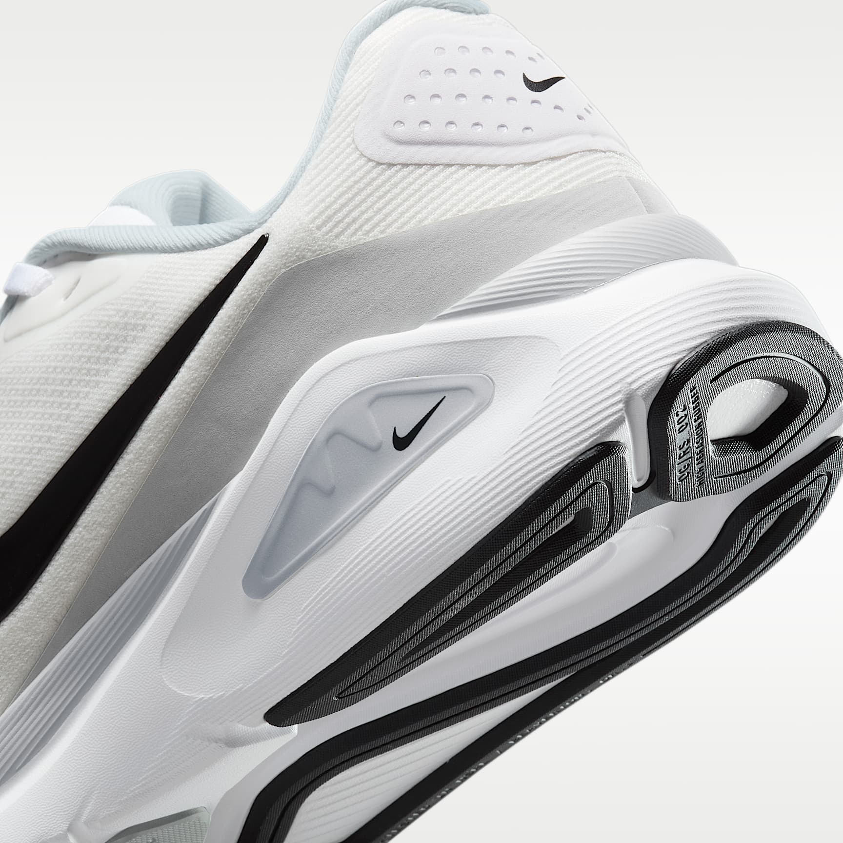 Nike Structure 26 Straßenlaufschuh (Damen) – Weiß/Pure Platinum/Schwarz
