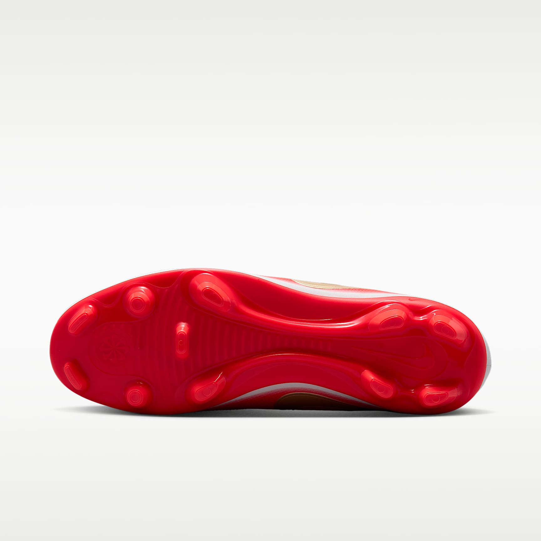 Nike Tiempo Maestro Club Low-Top-Fußballschuh für verschiedene Böden – Weiß/Bright Crimson/Blur