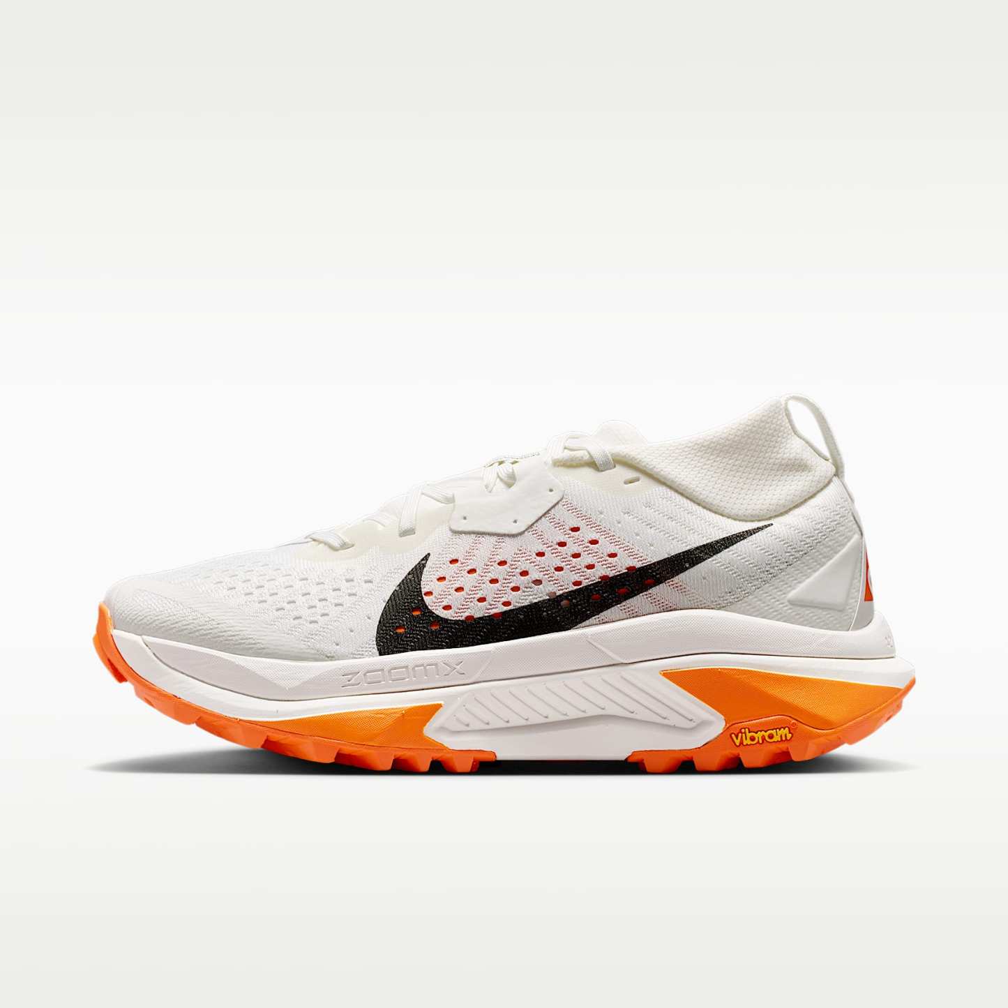 ACG Zegama Trail Traillaufschuh (Damen) – Summit White/Phantom/Safety Orange/Schwarz