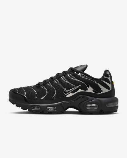 Nike Air Max Plus SE Schuh (Damen) – Schwarz/Metallic Silver/Laser Crimson/Off Noir
