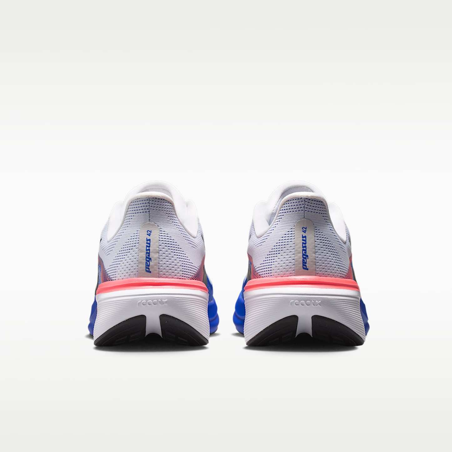 Nike Pegasus 42 Straßenlaufschuh (Herren) – Weiß/Racer Blue/Atomic Pink/Schwarz