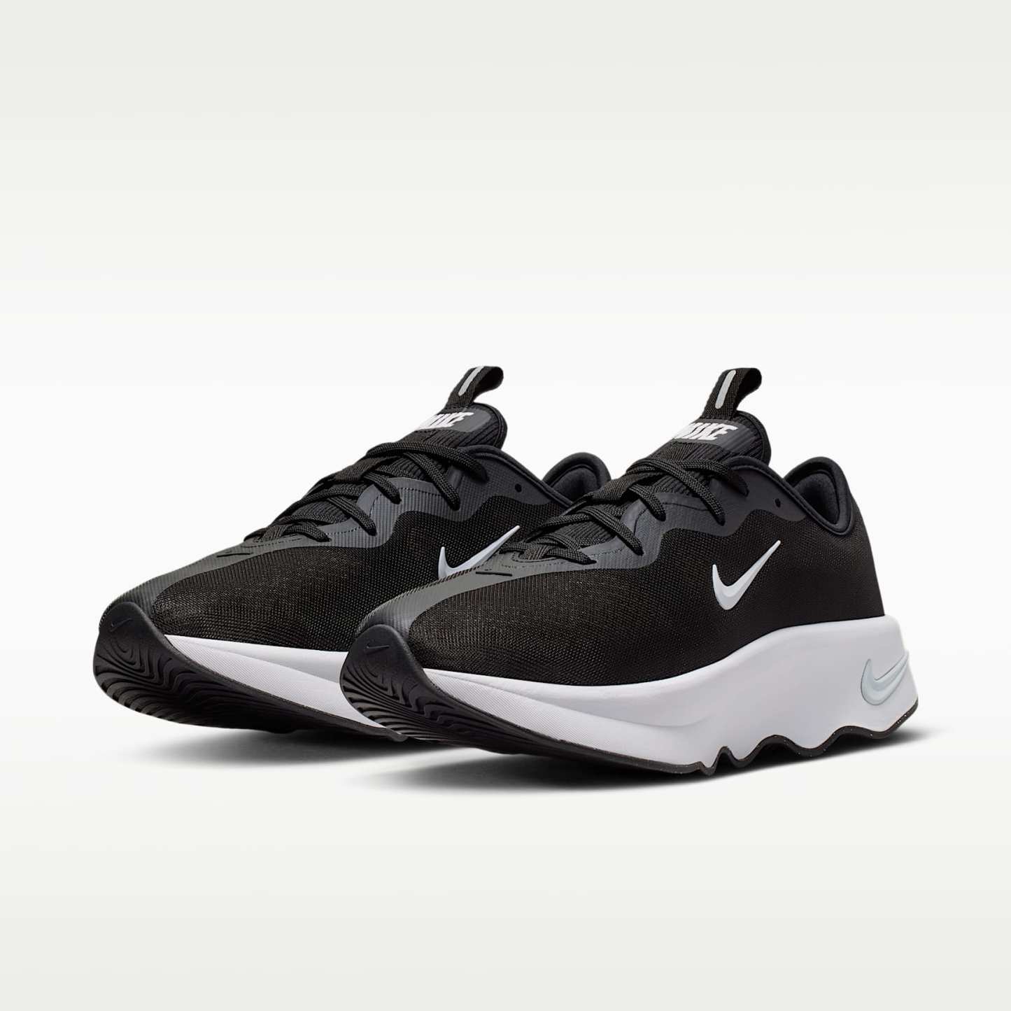 Nike Motiva 2 Walking-Schuhe (Damen) – Schwarz/Pure Platinum/Weiß