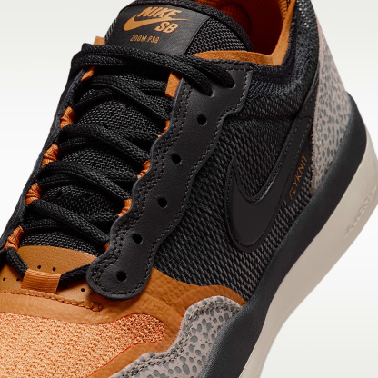 Nike SB PS8 Skaterschuh – Cobblestone/Monarch/Light Orewood Brown/Schwarz