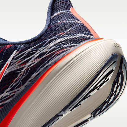 Nike Pegasus 42 Straßenlaufschuh (Herren) – Obsidian/Light Bone/Bright Crimson/Dynamic Yellow