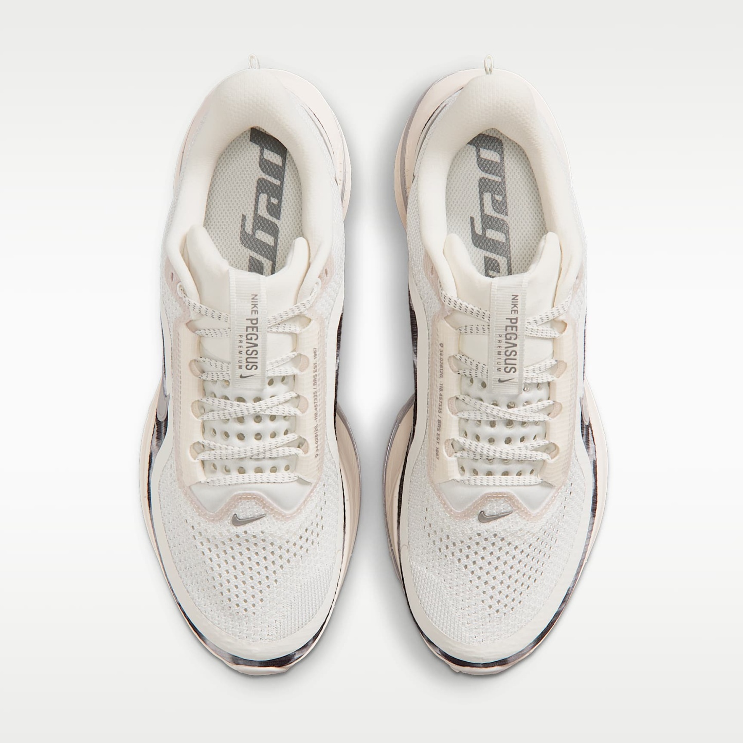 Nike Pegasus Premium SE Straßenlaufschuh (Damen) – Phantom/Anthracite/Metallic Silver/Pencil Point
