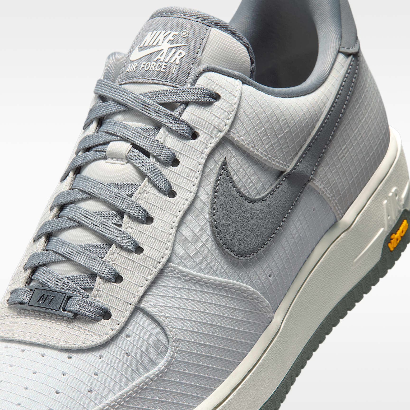 Nike Air Force 1 ’07 LX Vibram Herrenschuhe – Summit White/Light Bone/Speed Yellow/Smoke Grey