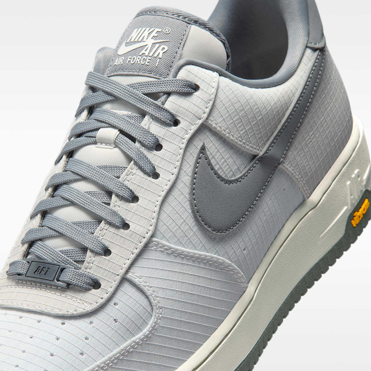 Nike Air Force 1 ’07 LX Vibram Herrenschuhe – Summit White/Light Bone/Speed Yellow/Smoke Grey
