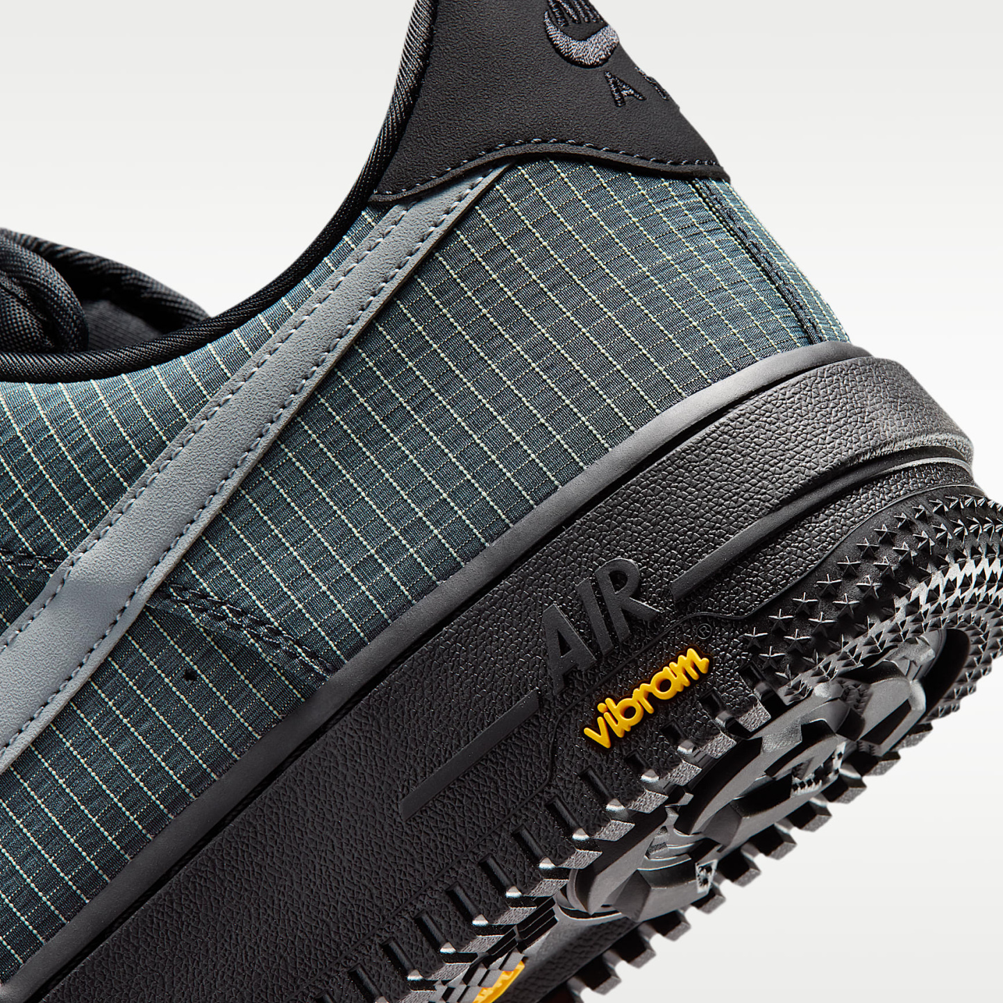Nike Air Force 1 ’07 LX Vibram Herrenschuhe – Schwarz/Light Lemon Twist/Speed Yellow/Smoke Grey