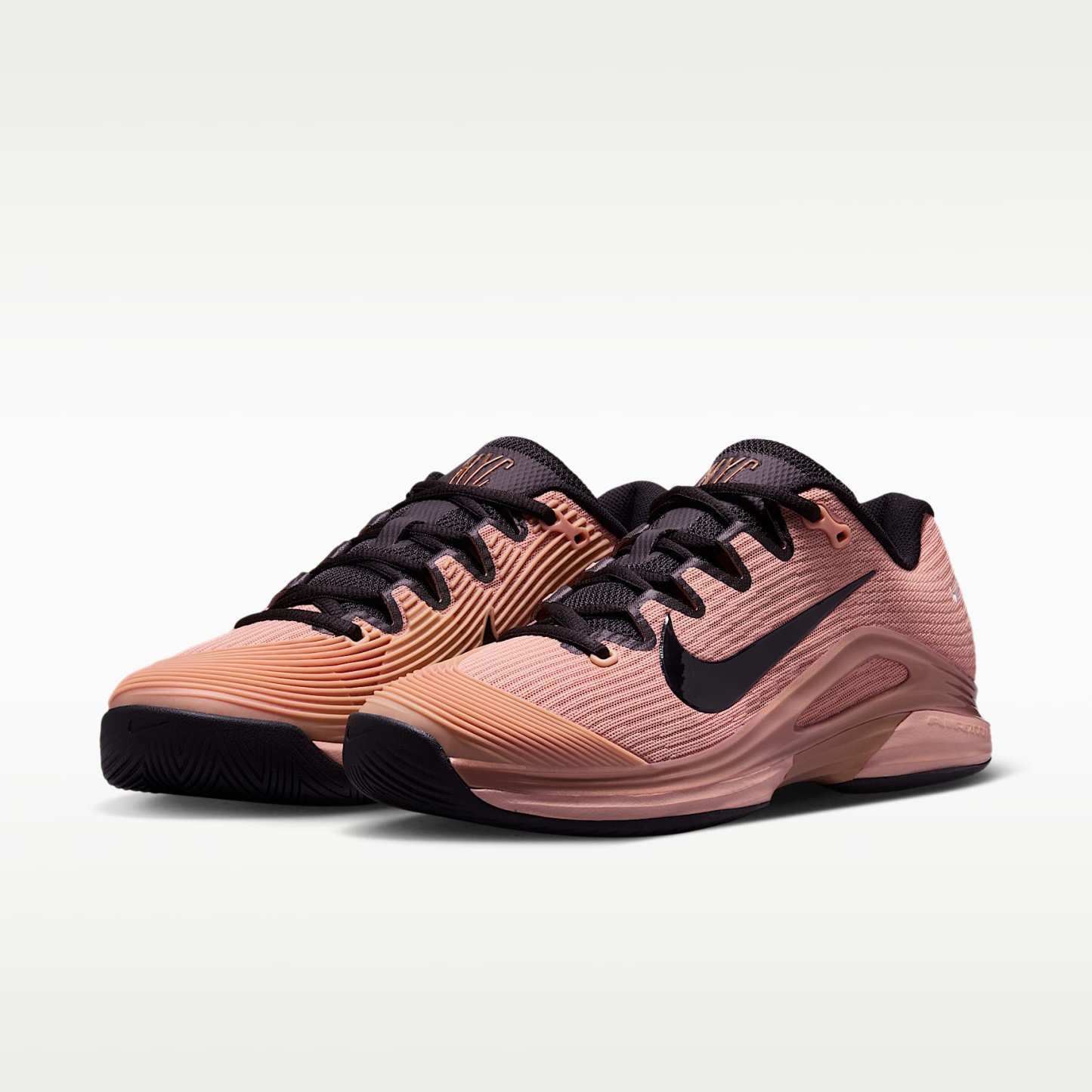 Nike Vapor 12 PRM Tennisschuh für Hartplätze (Damen) – Metallic Red Bronze/Pure Platinum/Schwarz
