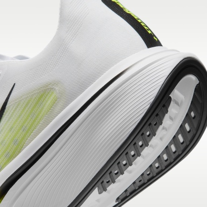 Nike Pegasus Plus 2 Straßenlaufschuh (Herren) – Weiß/Lemon Venom/Schwarz