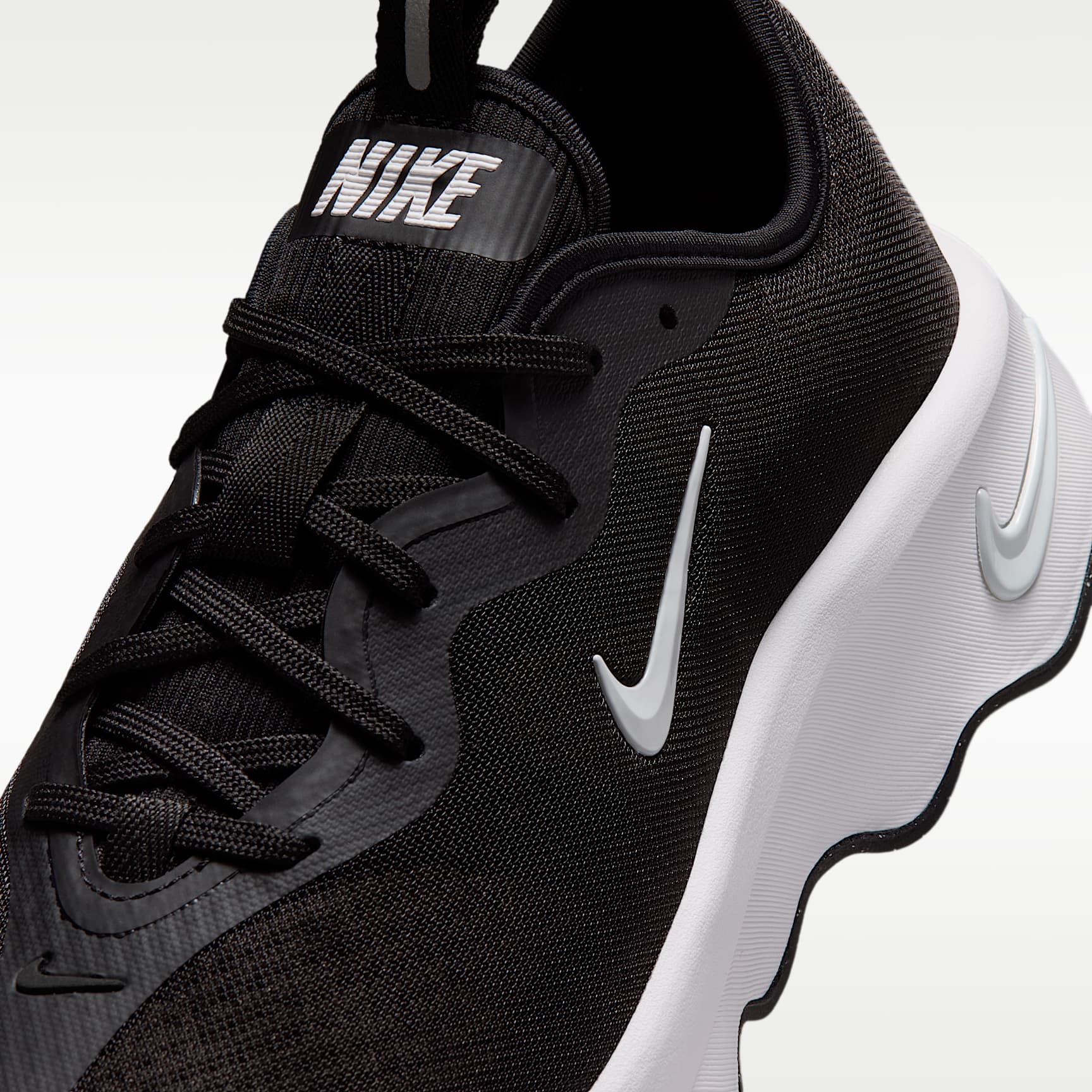 Nike Motiva 2 Walking-Schuhe (Damen) – Schwarz/Pure Platinum/Weiß