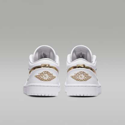 Air Jordan 1 Low SE Damenschuh – Weiß/Weiß/Metallic Gold