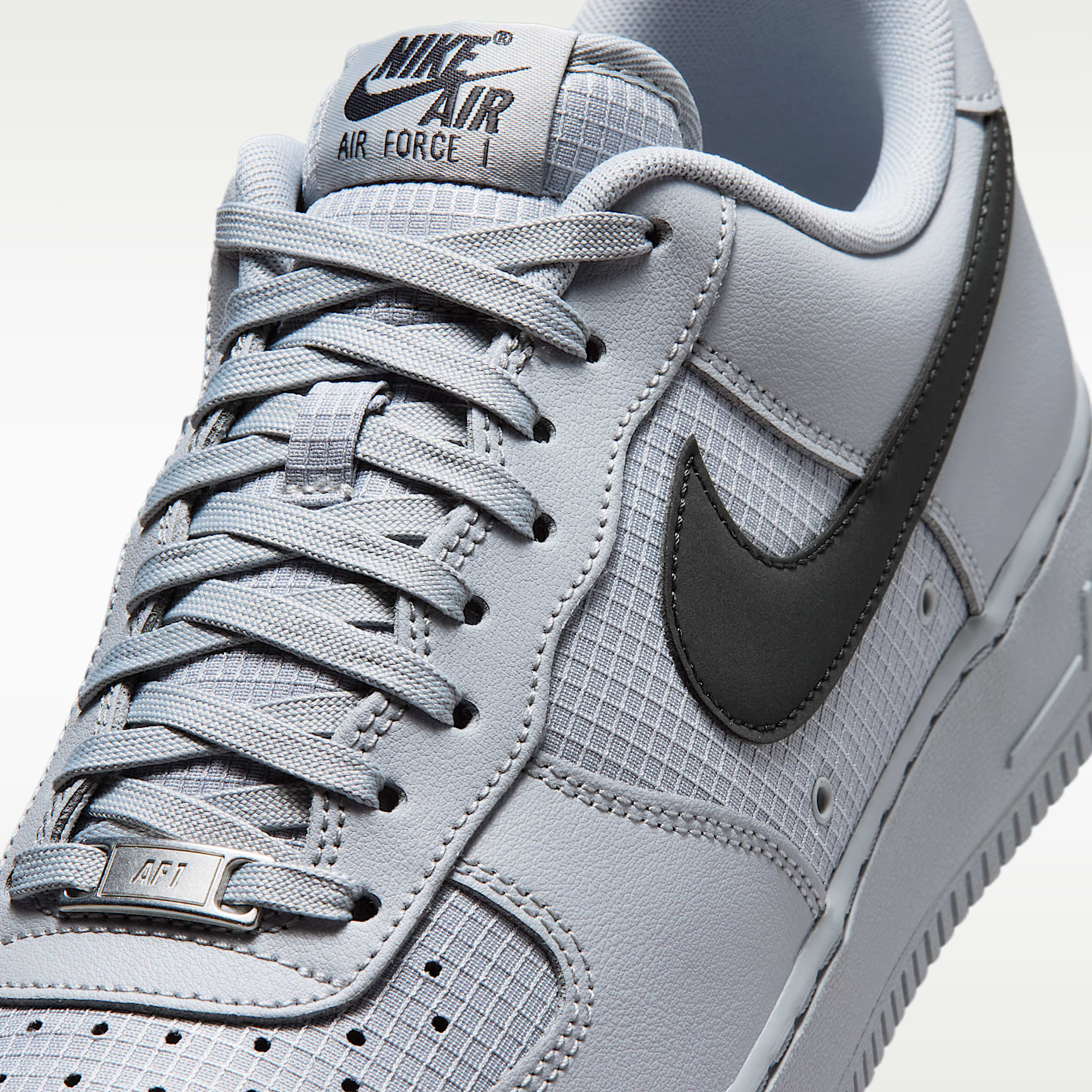 Nike Air Force 1 '07 LV8 Schuh (Herren) – Wolf Grey/Wolf Grey/Dark Smoke Grey