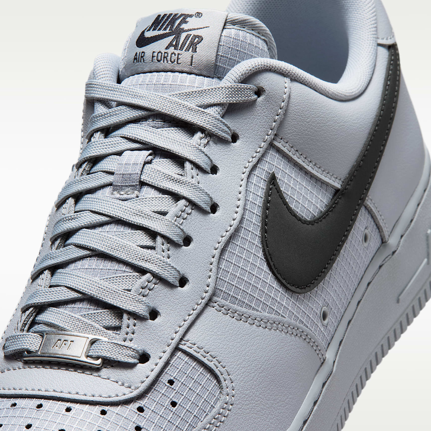 Nike Air Force 1 '07 LV8 Schuh (Herren) – Wolf Grey/Wolf Grey/Dark Smoke Grey
