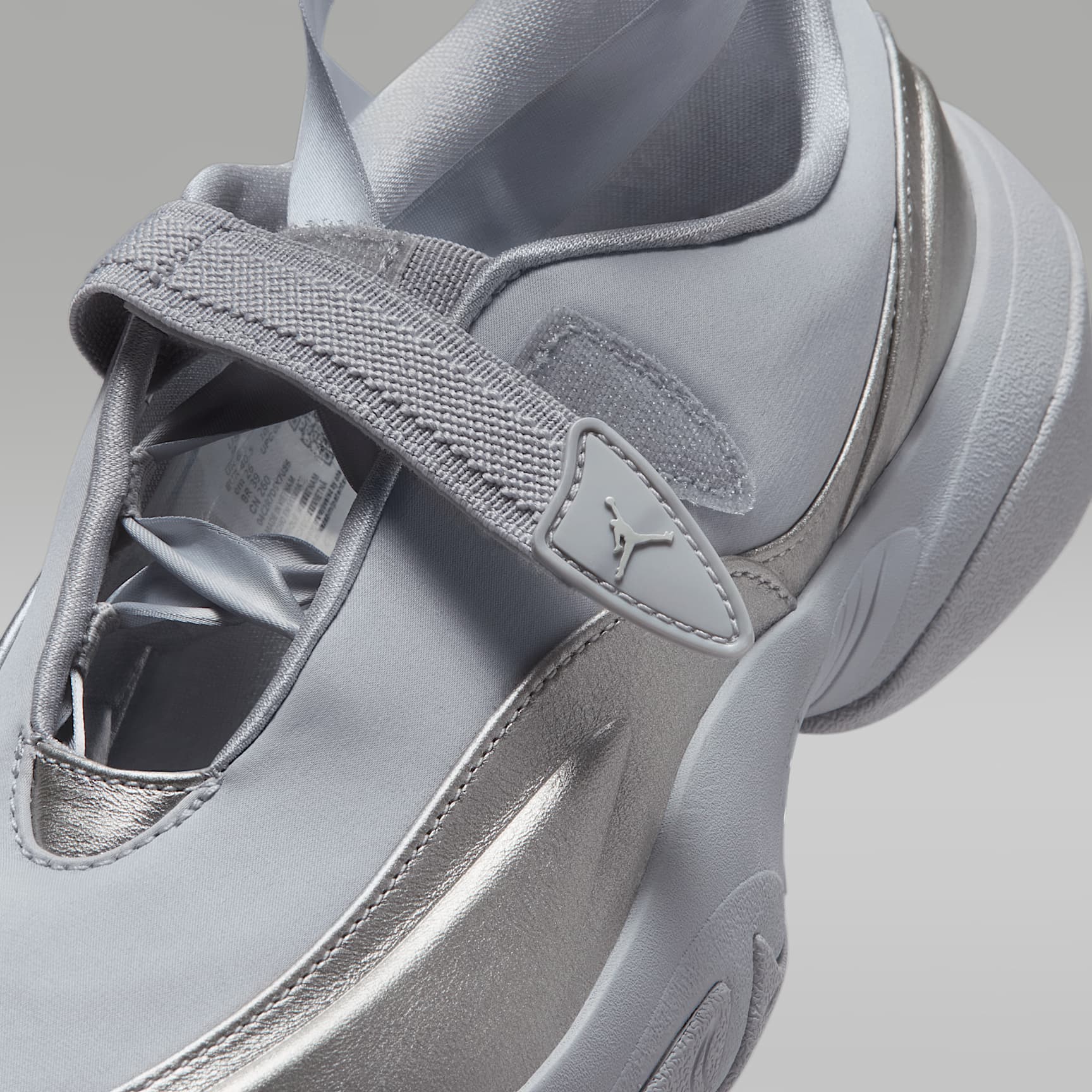 Jordan Pointe Schuh (Damen) – Metallic Silver/Smoke Grey/Photon Dust