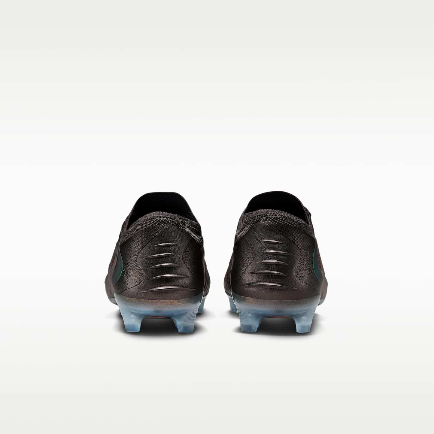 Nike Phantom 6 Low Elite LV8 Fußballschuh für normalen Rasen – Medium Ash/Schwarz/Gold Amber
