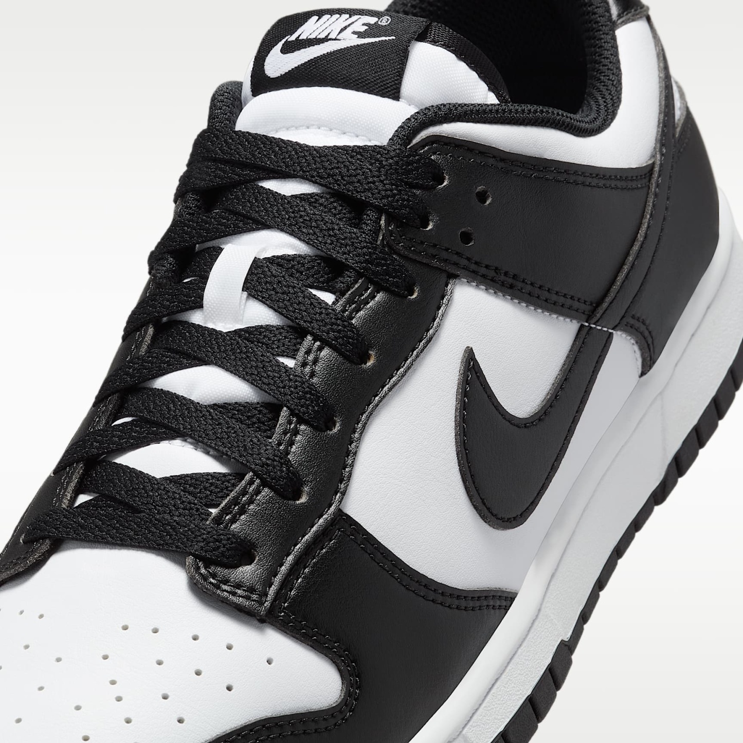 Nike Dunk Low Retro Herrenschuh – Weiß/Weiß/Schwarz