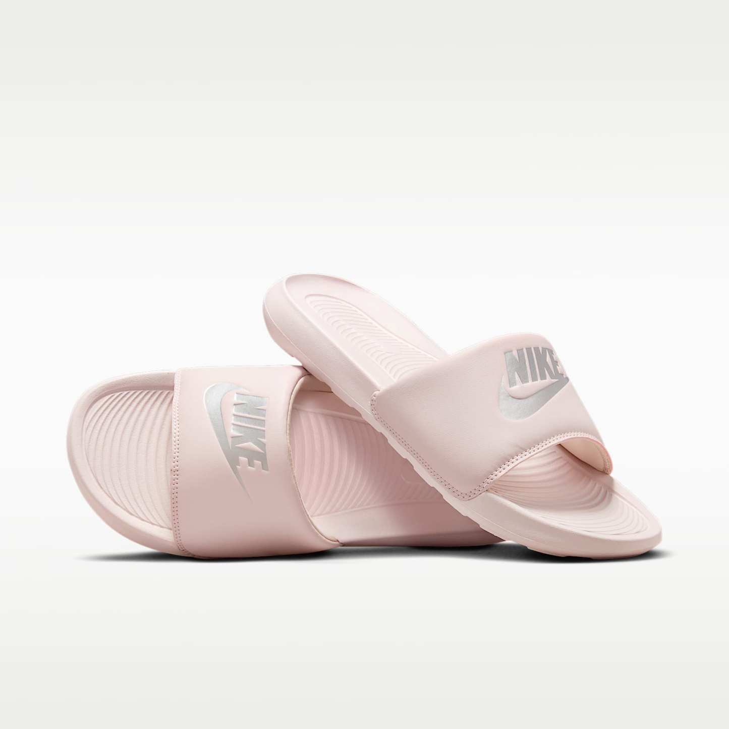 Nike Victori One Damen-Badeslipper – Barely Rose/Barely Rose/Metallic Silver