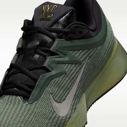 Nike Vapor Pro 3 PRM Clay Court Tennisschuhe (Herren) – Camo Green/Pure Platinum/Schwarz/Metallic Gold