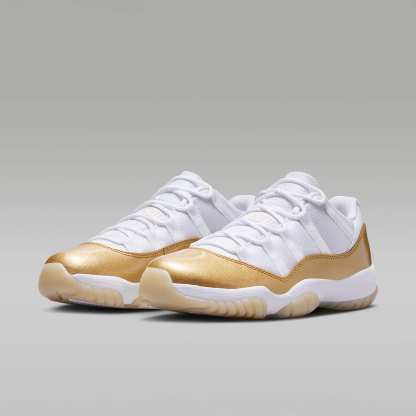 Air Jordan 11 Low "Mother's Day" Schuh (Damen) – Weiß/Team Gold/Metallic Gold