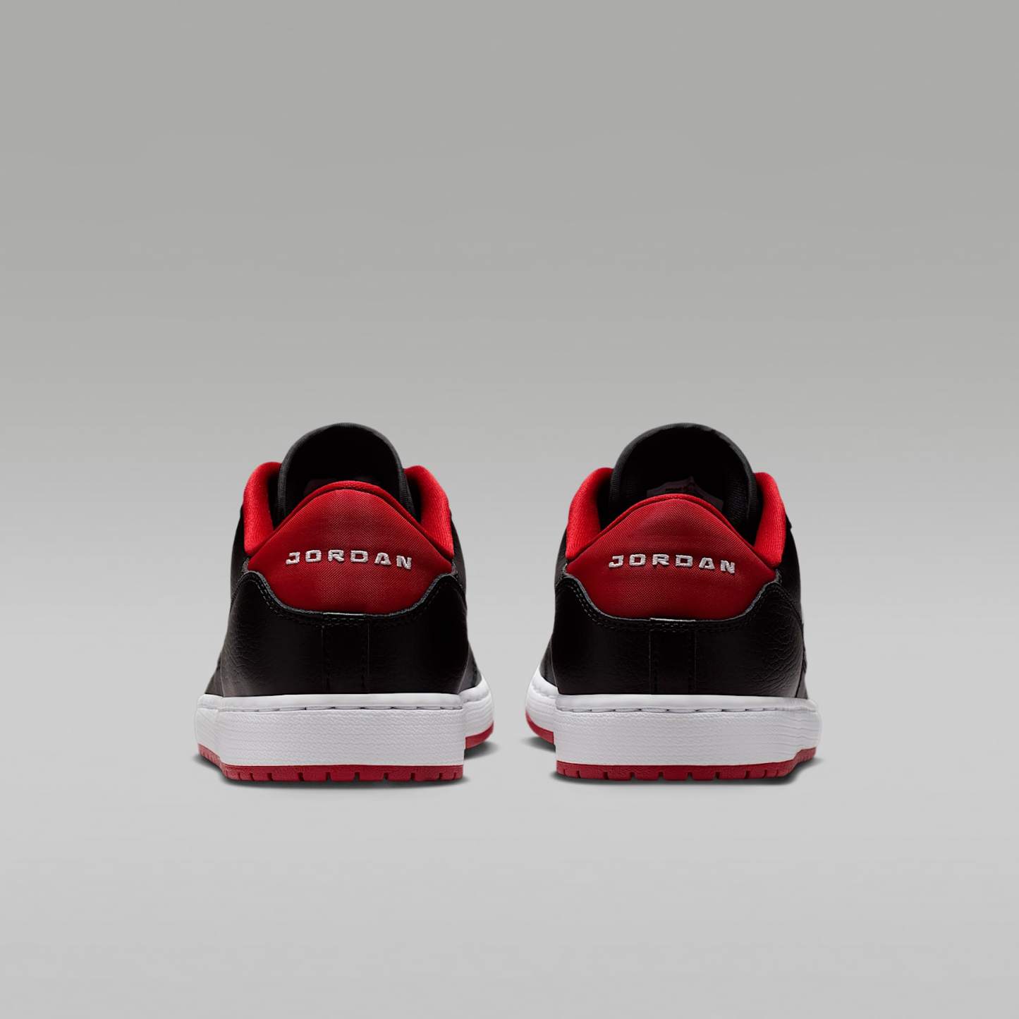 Jordan Court Connect Low Herrenschuhe – Schwarz/Gym Red/Weiß