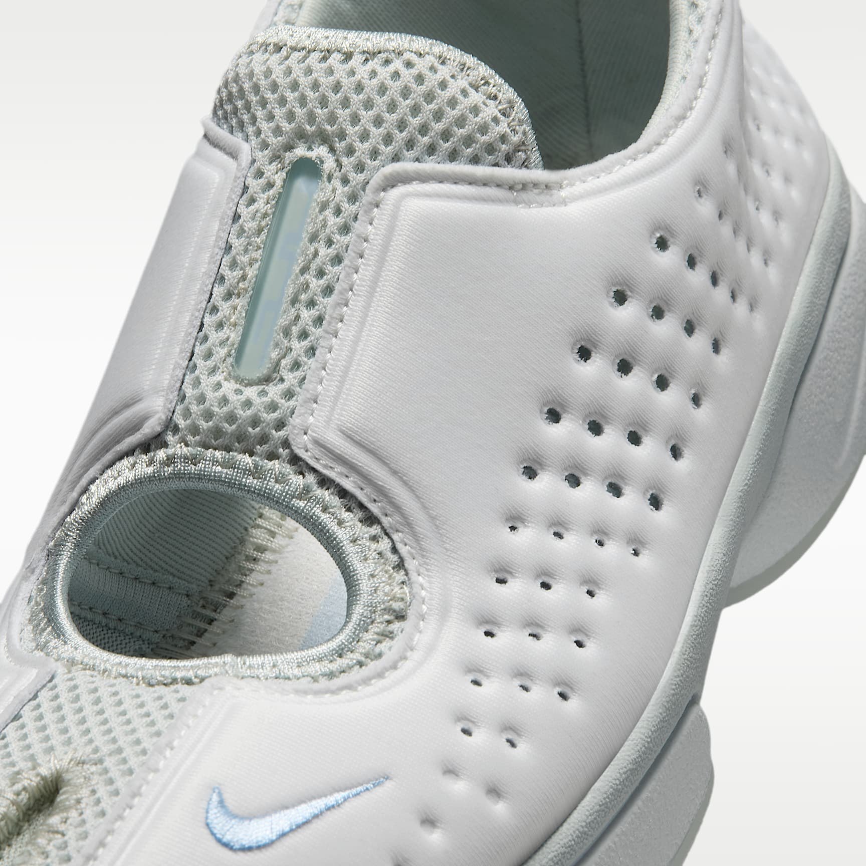 Nike Rift 2 Schuh (Damen) – Summit White/Swan/Light Silver/Ice Blue