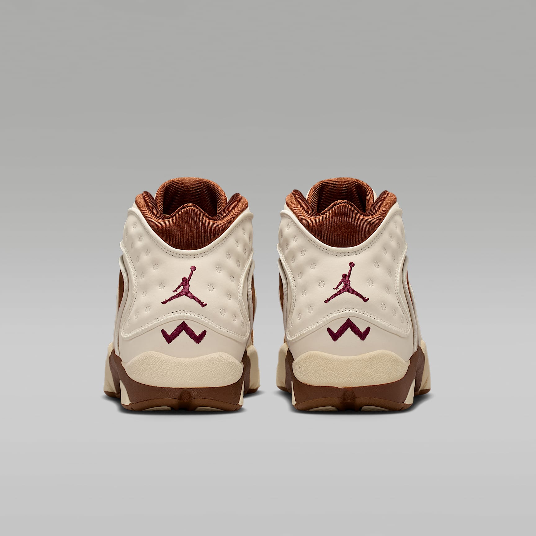 Air Jordan OG Damenschuh – Pale Ivory/Light British Tan/Muslin/Track Red