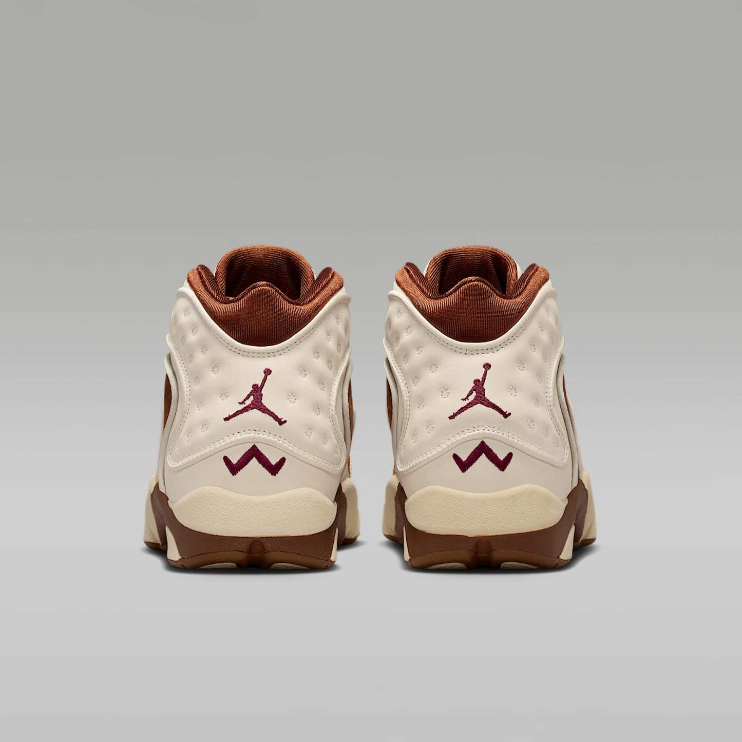 Air Jordan OG Damenschuh – Pale Ivory/Light British Tan/Muslin/Track Red
