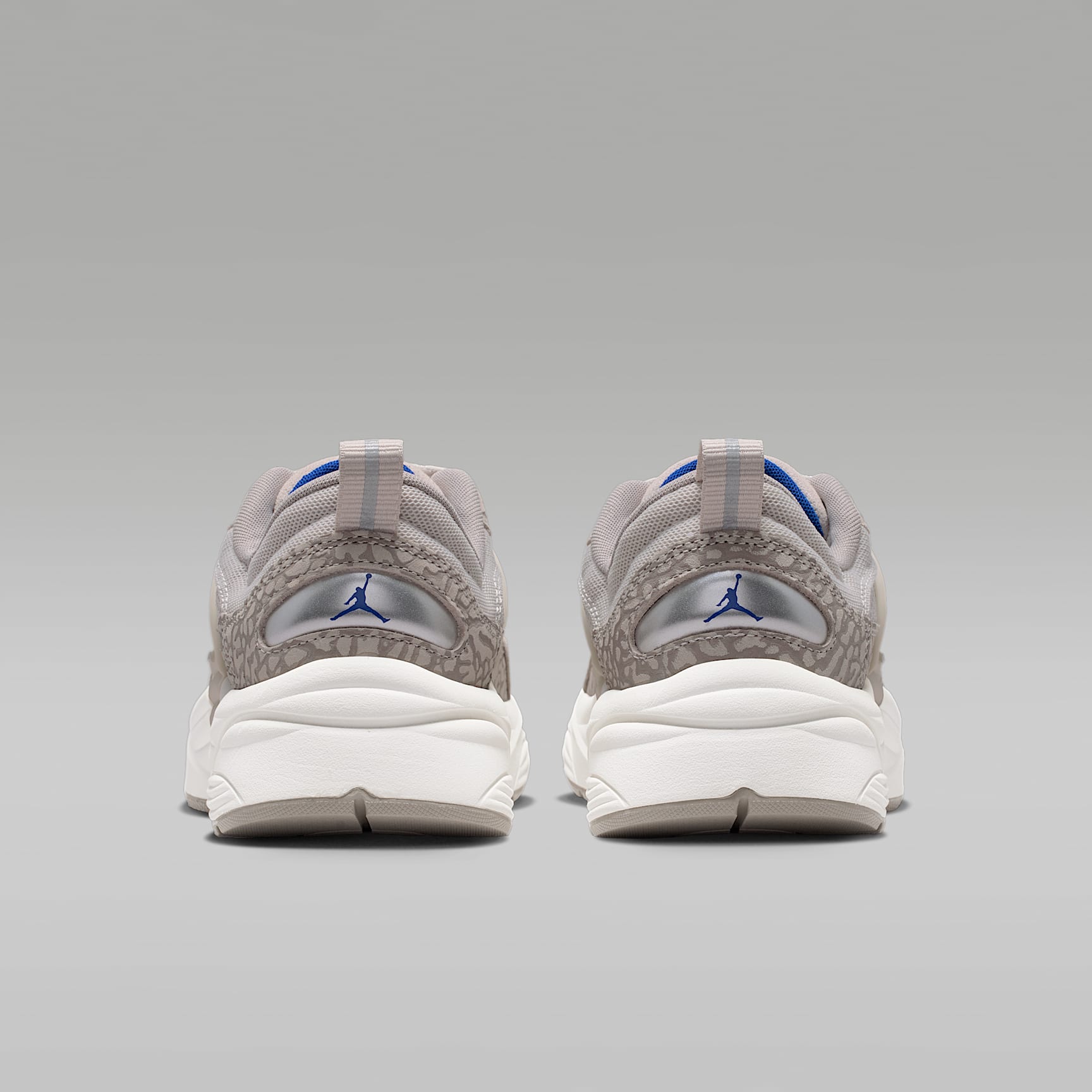 Jordan Trunner O/S Damenschuhe – Gamma Grey/Enigma Stone/Sail/Old Royal
